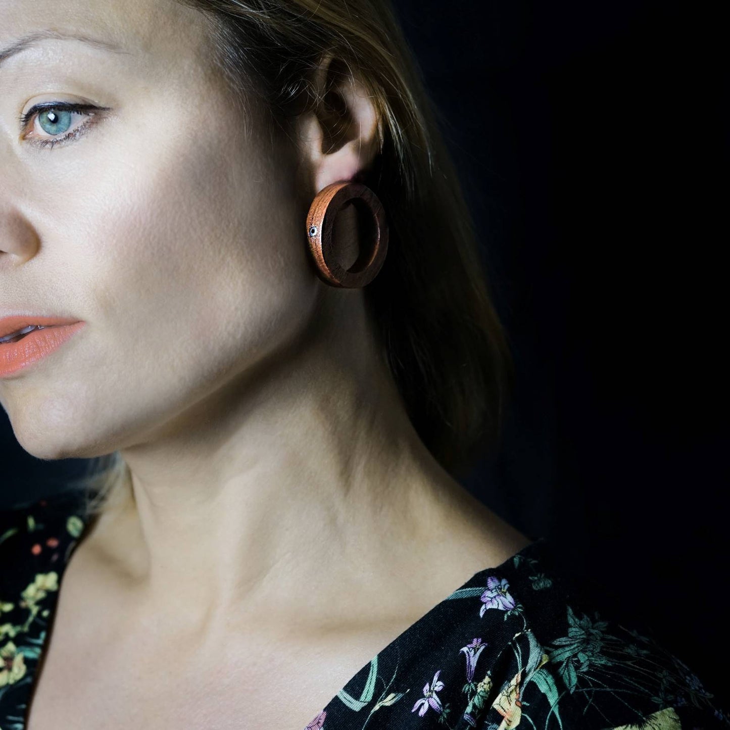 Iris Small Circle Hoop Earrings - Silverwood Jewellery